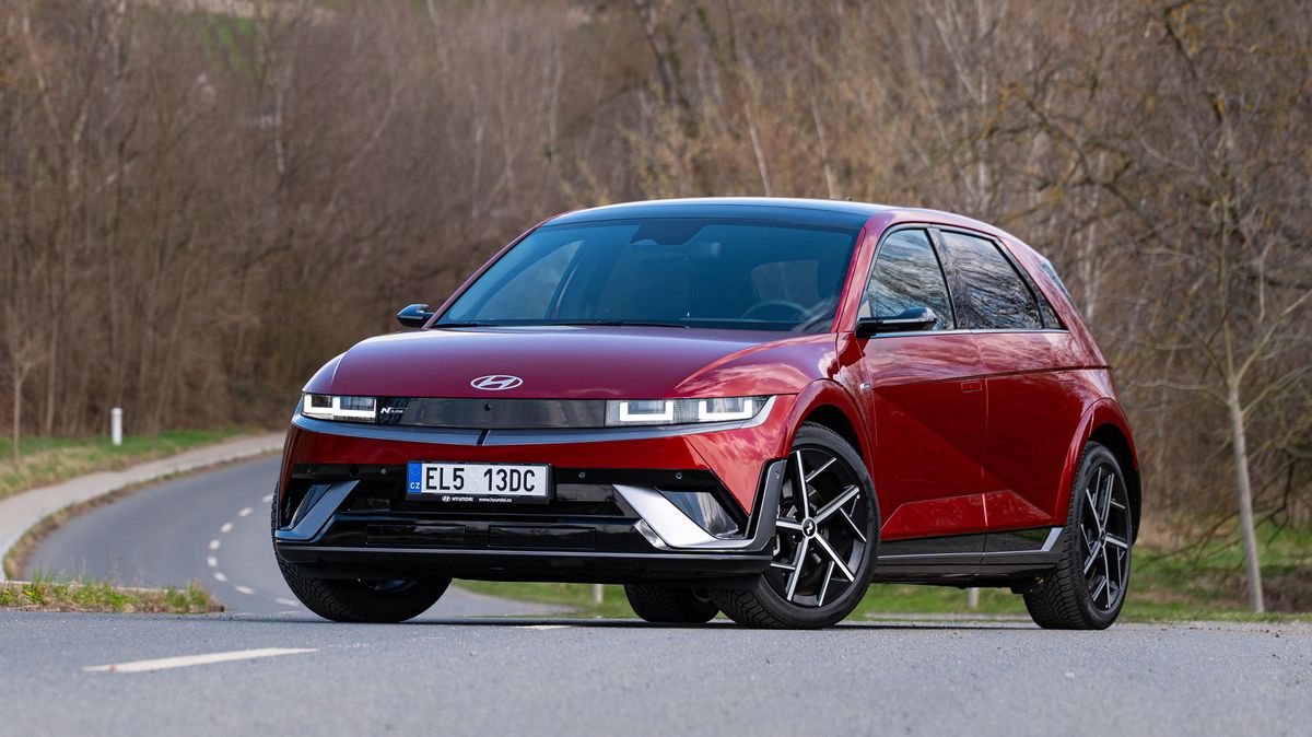 Sci-fi od Hyundai v novém: Ioniq 5 vypadá sice skoro stejně, ale technika poskočila o pořádný kus